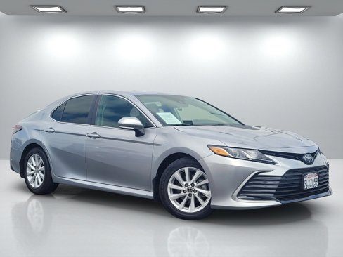 Used 2023 Toyota Camry LE image 1