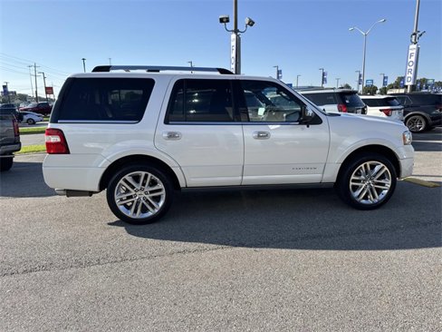 Used 2017 Ford Expedition Platinum image 4
