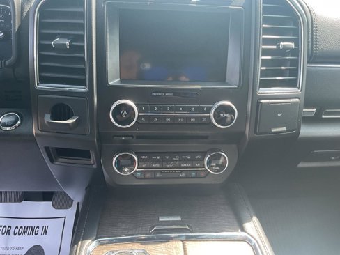 Used 2018 Ford Expedition Limited image 15