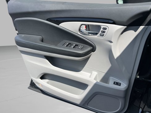 Certified 2019 Honda Pilot Elite image 32