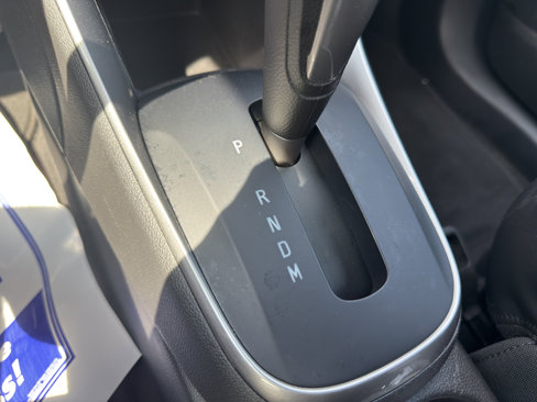 Used 2022 Chevrolet Trax LT w/ Midnight Edition image 14