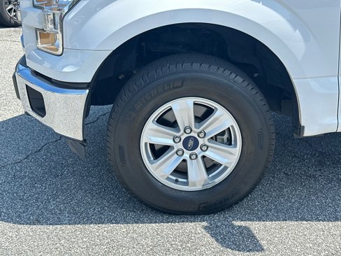 Used 2015 Ford F150 XLT image 11