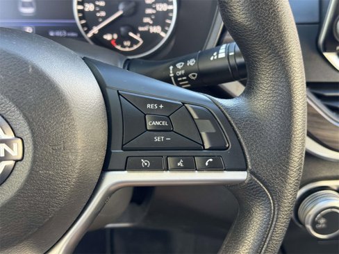 Used 2024 Nissan Altima 2.5 SV image 12