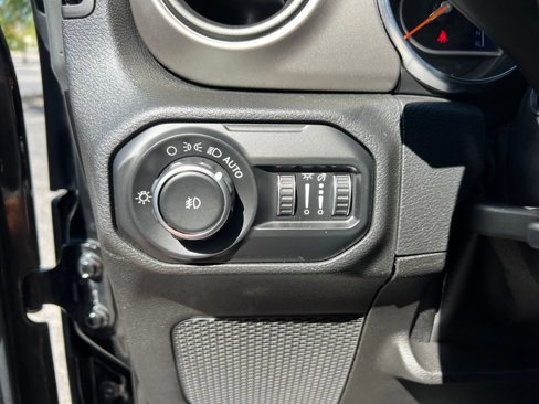 Used 2021 Jeep Wrangler Unlimited Sport image 11