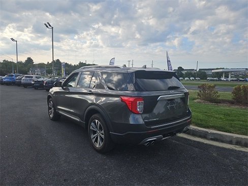 Used 2017 Ford Explorer Sport image 2