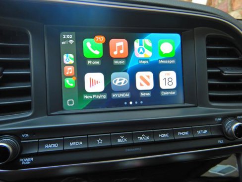 Used 2019 Hyundai Elantra SEL image 2