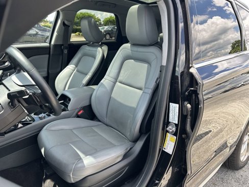 Used 2021 Lincoln Corsair AWD w/ Premium Package image 58