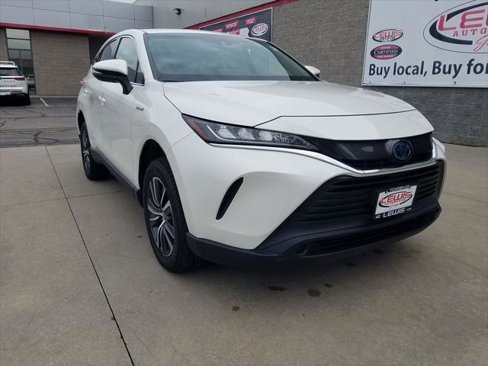 Certified 2021 Toyota Venza LE image 1