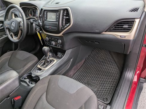 Used 2016 Jeep Cherokee Latitude w/ Safety/Convenience Group image 28