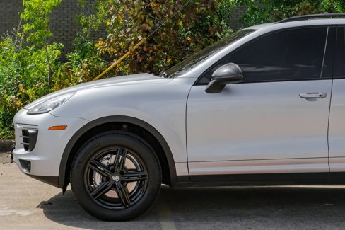 Used 2016 Porsche Cayenne S image 17