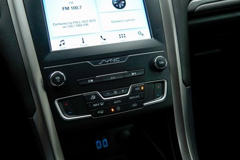 Used 2019 Ford Fusion SE image 11