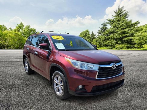 Used 2015 Toyota Highlander LE image 1