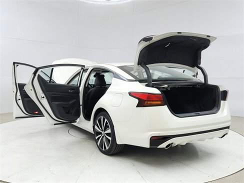 Used 2019 Nissan Altima 2.5 Platinum image 11