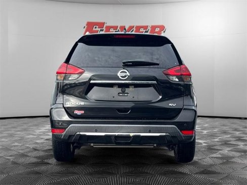 Used 2019 Nissan Rogue SV image 4