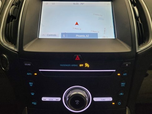 Used 2019 Ford Edge Titanium image 25