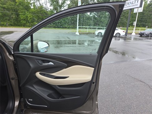 Used 2019 Buick Envision Premium image 33