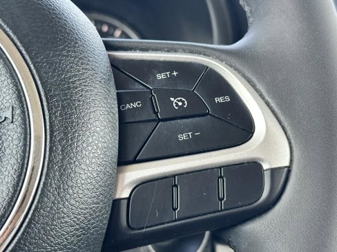 Used 2020 Jeep Renegade Latitude w/ Popular Equipment Group image 20