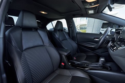 Used 2020 Toyota Corolla XSE image 25