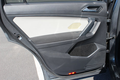 Used 2018 Volkswagen Tiguan S image 46