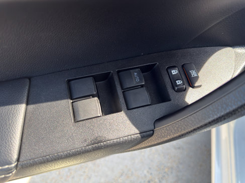 Used 2019 Toyota Corolla XLE image 6