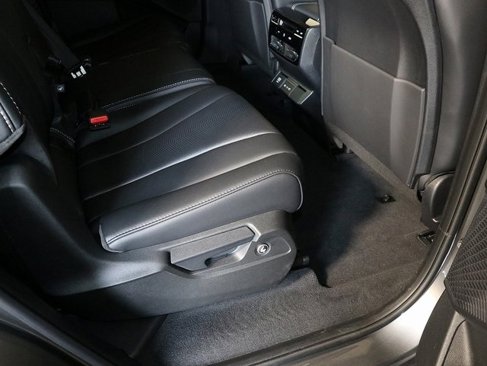 Used 2025 Acura MDX w/ Technology Package image 35