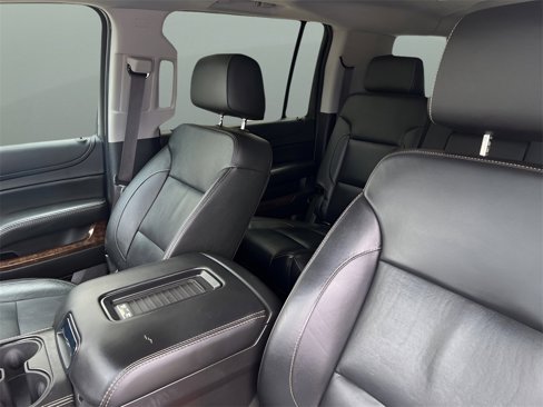 Used 2016 Chevrolet Suburban LT w/ Luxury Package image 9