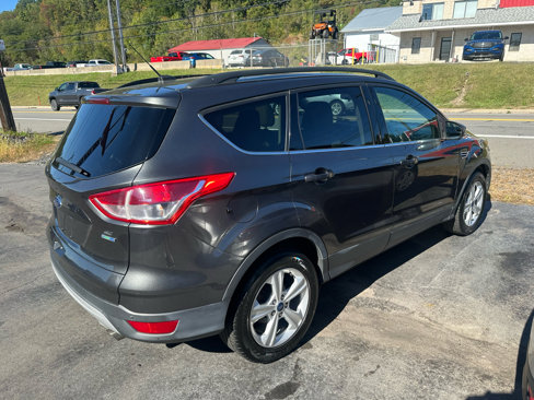 Used 2015 Ford Escape SE w/ Equipment Group 201A image 4