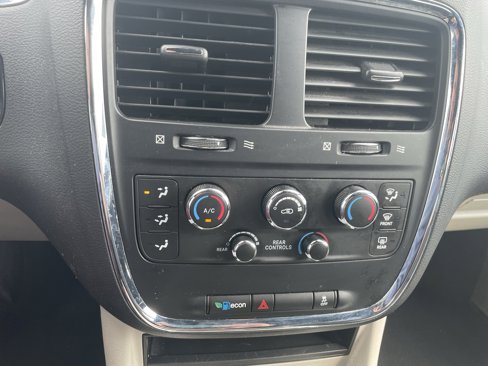 Used 2019 Dodge Grand Caravan SXT image 21