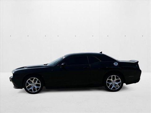 Used 2016 Dodge Challenger SXT Plus image 8