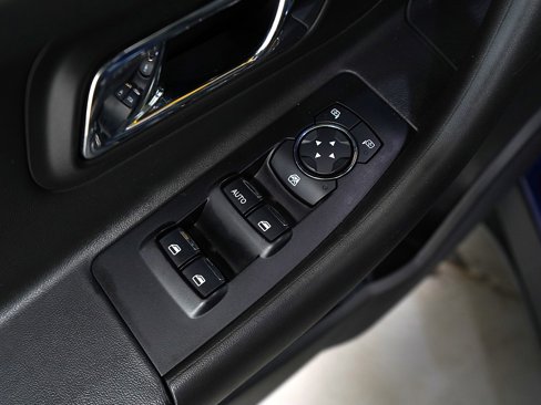 Used 2015 Ford Taurus SEL image 20