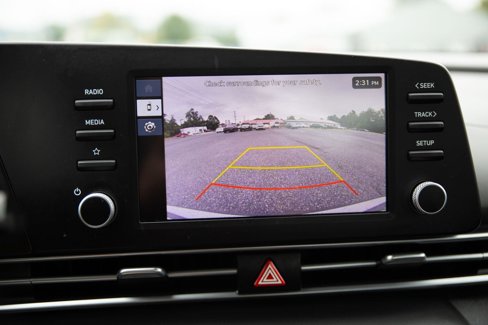 Used 2025 Hyundai Elantra SE image 16