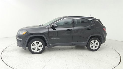 Used 2020 Jeep Compass Latitude image 2