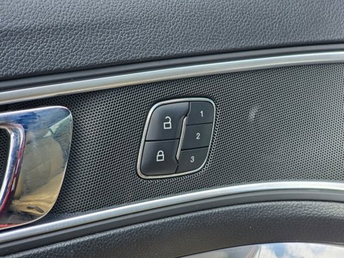 Used 2016 Ford Explorer Limited image 29