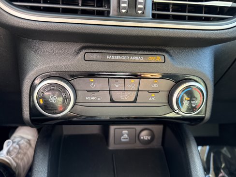 Used 2022 Ford Escape SE image 28