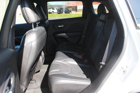 Used 2019 Jeep Cherokee High Altitude image 36