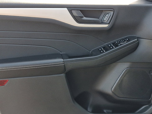 Used 2022 Ford Escape SE image 13