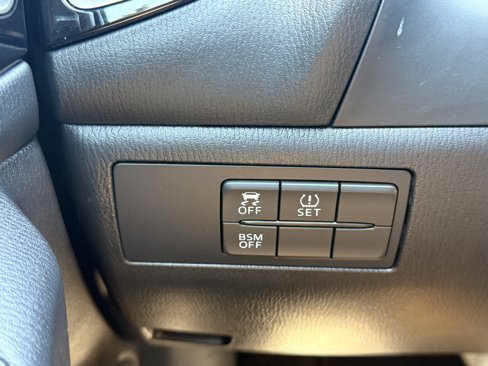 Used 2016 MAZDA MAZDA3 i Touring w/ Popular Equipment Package image 29