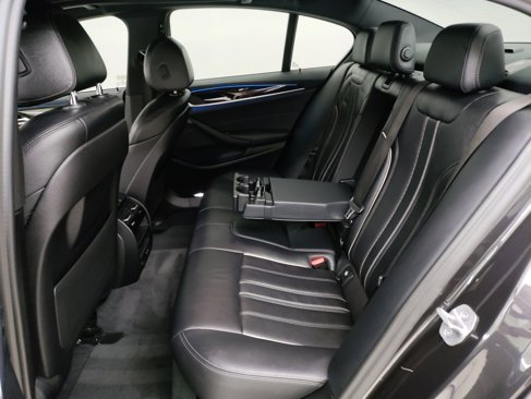 Used 2022 BMW 530e w/ Convenience Package image 30