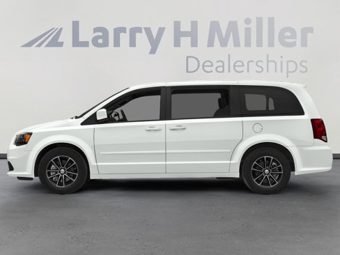 Used 2019 Dodge Grand Caravan SXT image 3