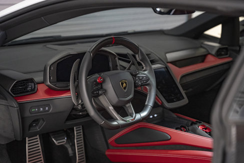 Used 2024 Lamborghini Revuelto image 36