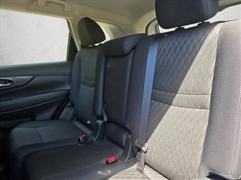 Used 2018 Nissan Rogue S image 14