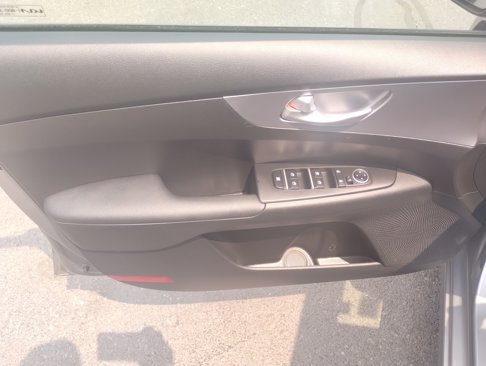 Used 2022 Kia Forte LXS w/ LXS Technology Package image 10
