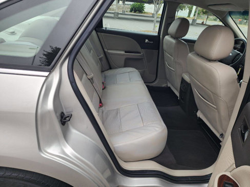 Used 2008 Ford Taurus SEL image 18
