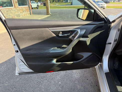 Used 2014 Nissan Altima 2.5 SV image 11
