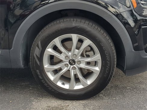 Used 2020 Kia Telluride LX image 11