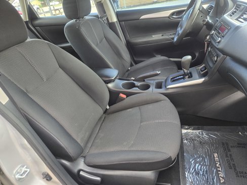 Used 2016 Nissan Sentra S image 9