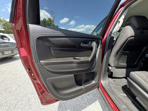 Used 2017 Chevrolet Traverse LT w/ Style and Technology Package image 20