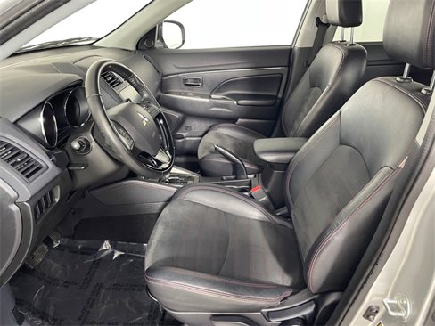Used 2018 Mitsubishi Outlander Sport SE image 3