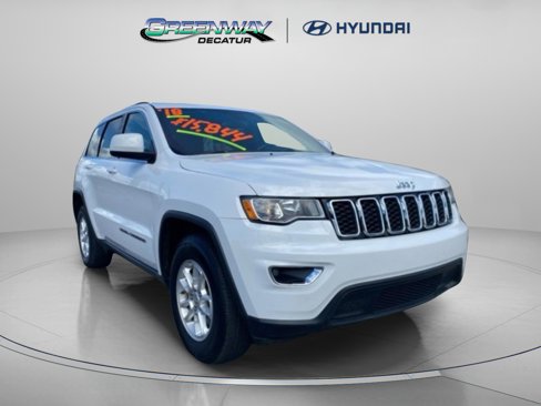 Used 2018 Jeep Grand Cherokee Laredo image 1