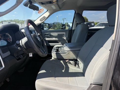 Used 2019 RAM 1500 Classic SLT image 14